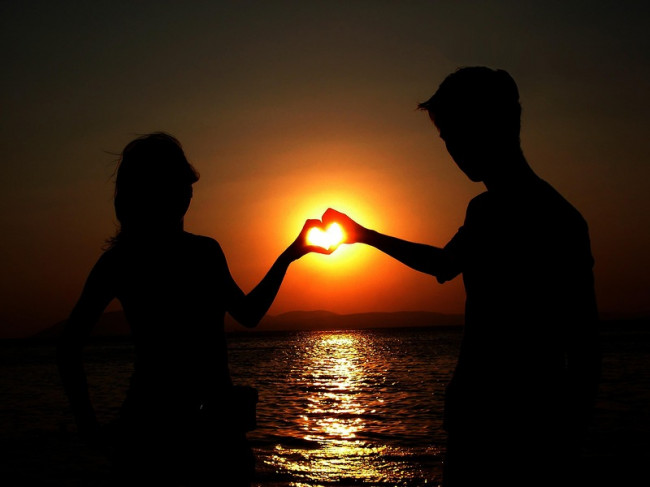 Трусикидегі үлкен үлкен жопалары бар әйелдер